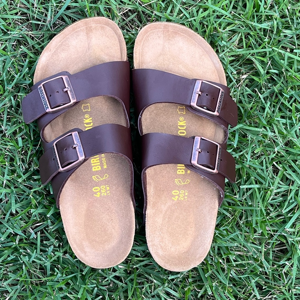 NWOT Size 40 wide/ regular Birkenstock arizonas